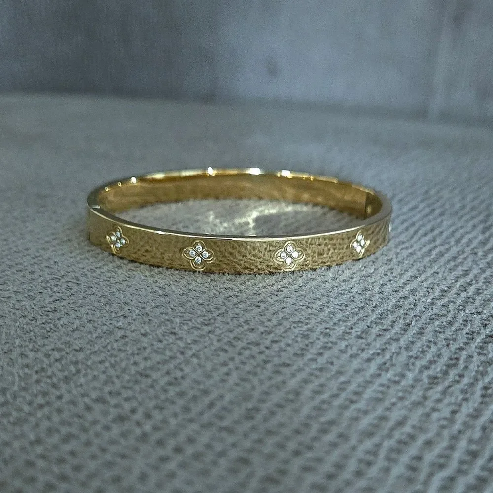 Gold💛 Hinged Bangle with Bezel Set Cubic Zirconias💎 - NWT